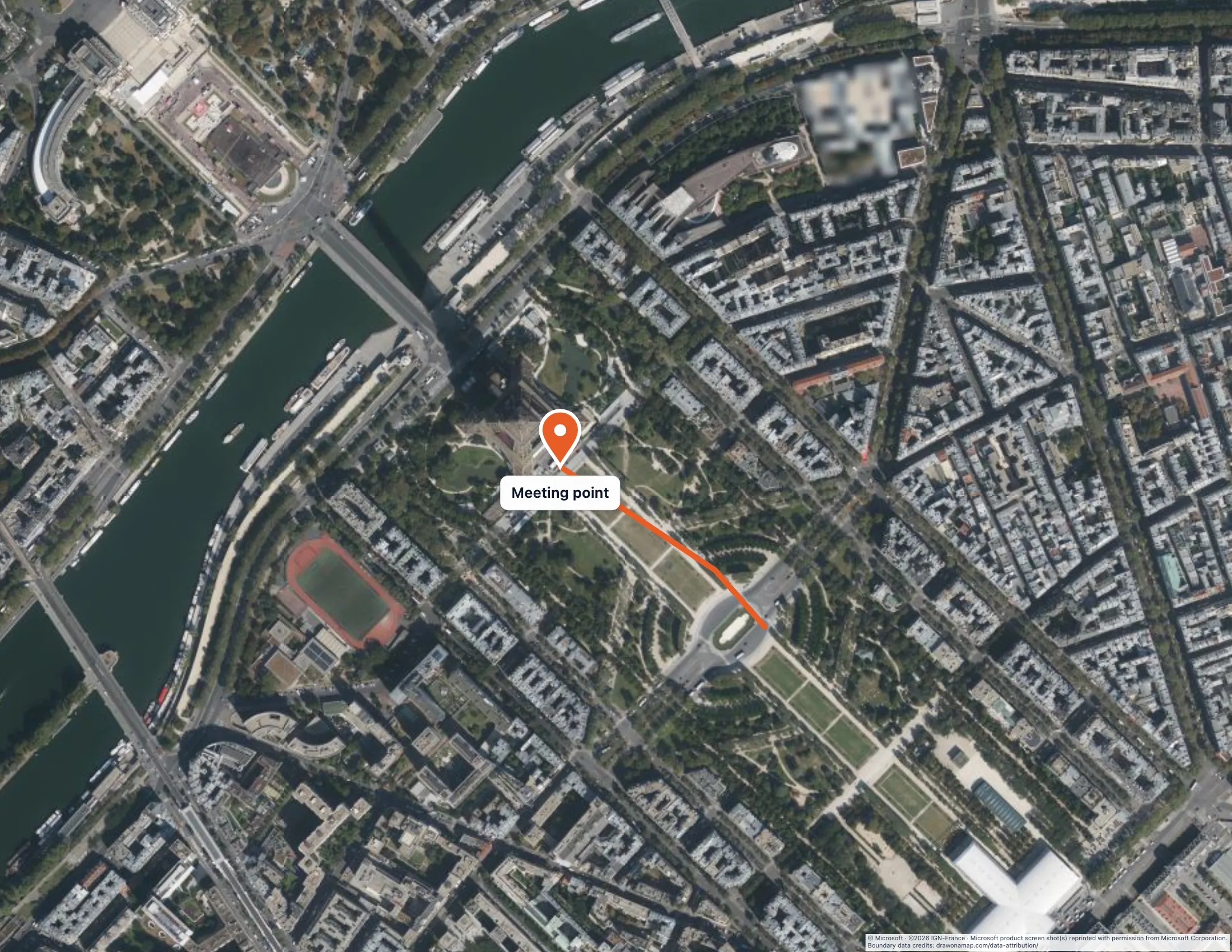 Ein Treffpunkt und ein Fußweg in der Nähe des Eiffelturms, über Satellitenbilder gezeichnet